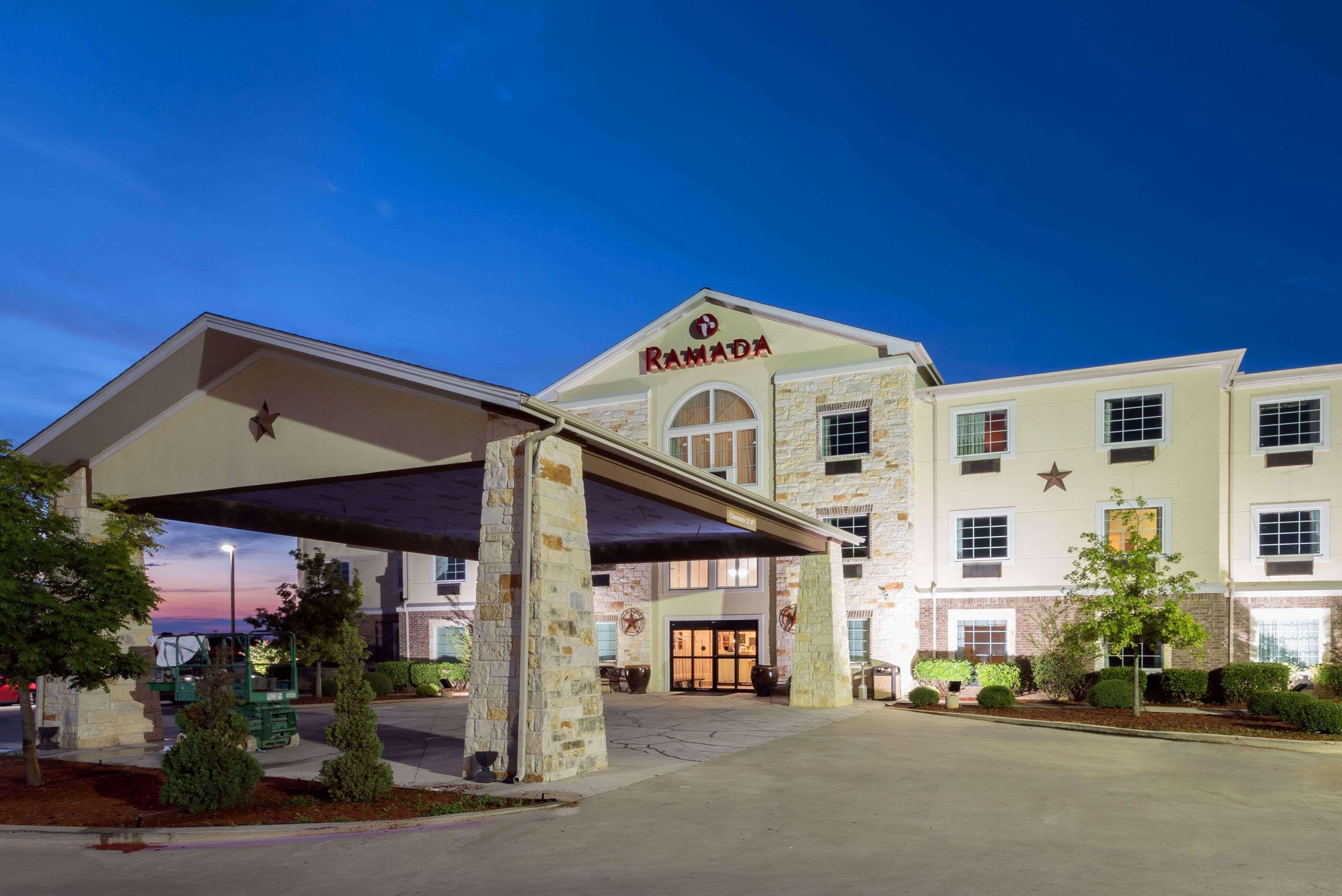 Comfort Inn & Suites Gatesville Near Fort Cavazos Экстерьер фото