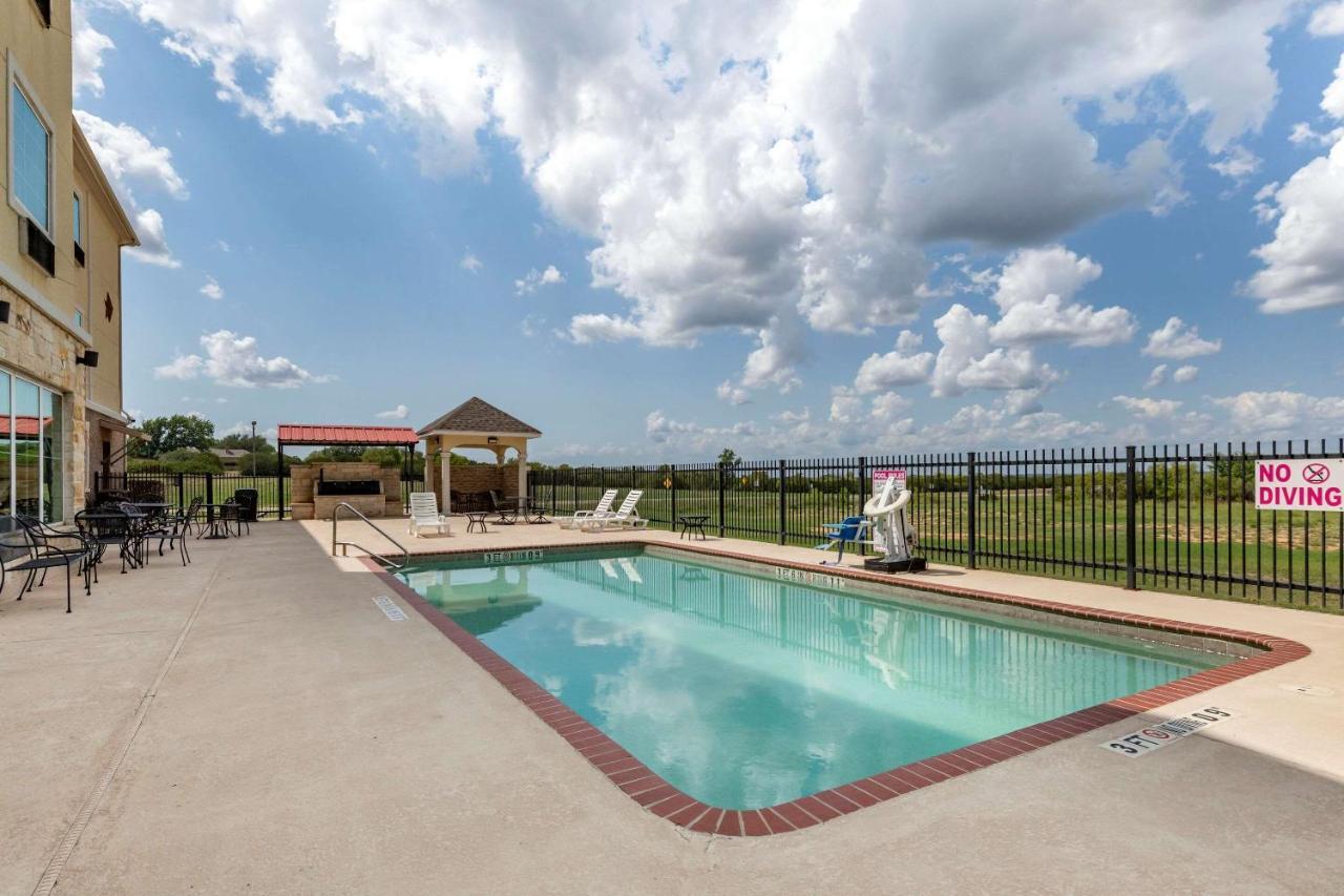 Comfort Inn & Suites Gatesville Near Fort Cavazos Экстерьер фото